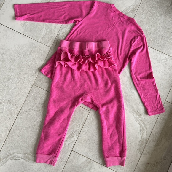 Cozii long sleeve and sweat set with ruffle butt - Picture 6 of 10